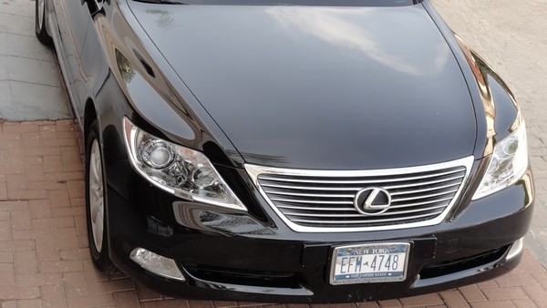 Lexus LS 460 Black polish, wax, detailing by Sharkpolitur