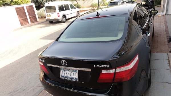 Lexus LS 460 Black polish, wax, detailing by Sharkpolitur