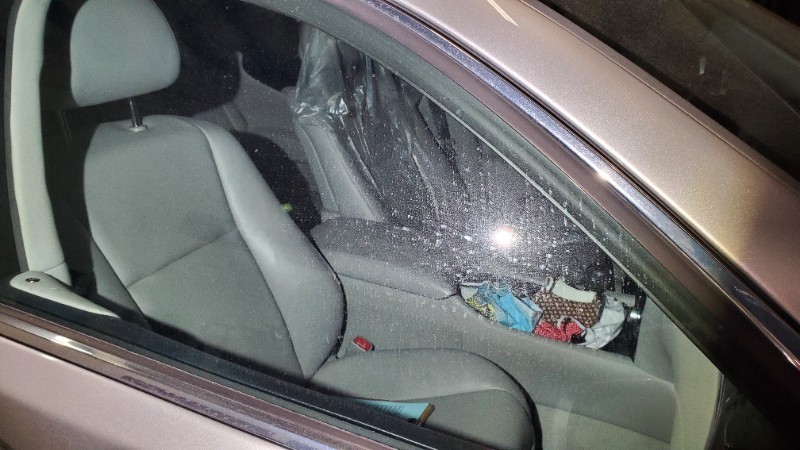 Lexus_Front_Passenger_Glass_Water_Spots