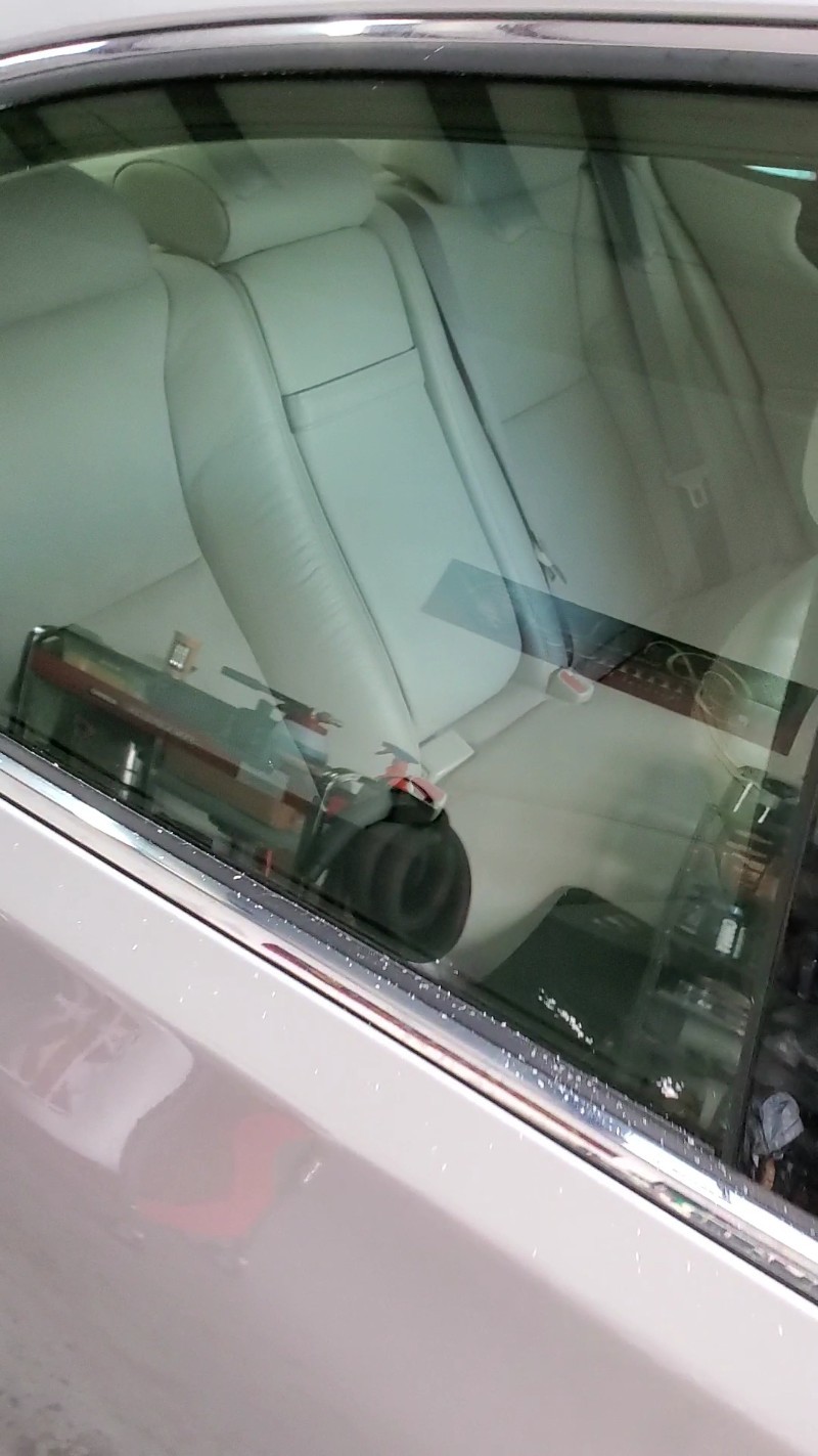 Lexus_Rear_Passenger_Glass_After