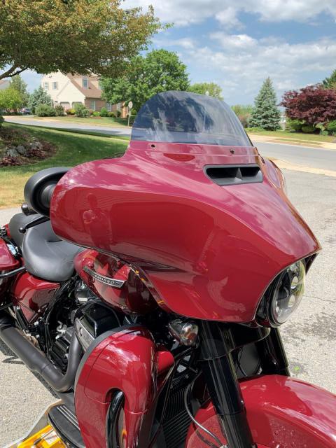 Machine polishing Harley Davidson Batwing Fairing