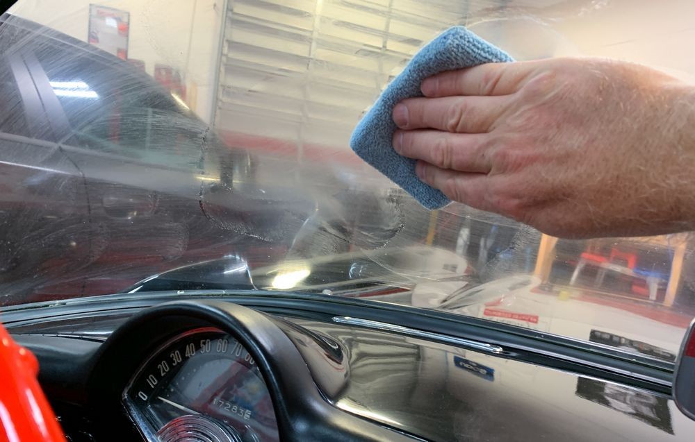 Machine Sanding Polishing Glass Windshields Mike Phillips