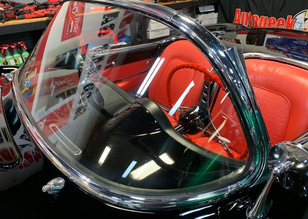 Machine Sanding Polishing Glass Windshields Mike Phillips
