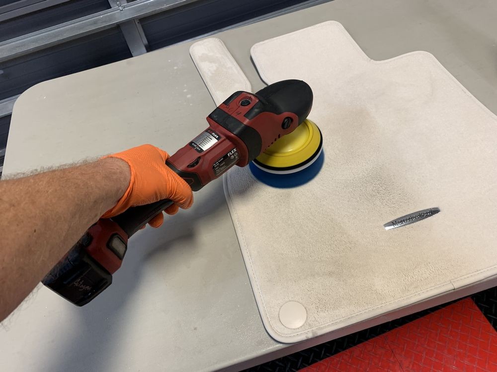 Machine Scrubbing Carpets FLEX PE14 303 Mike Phillips