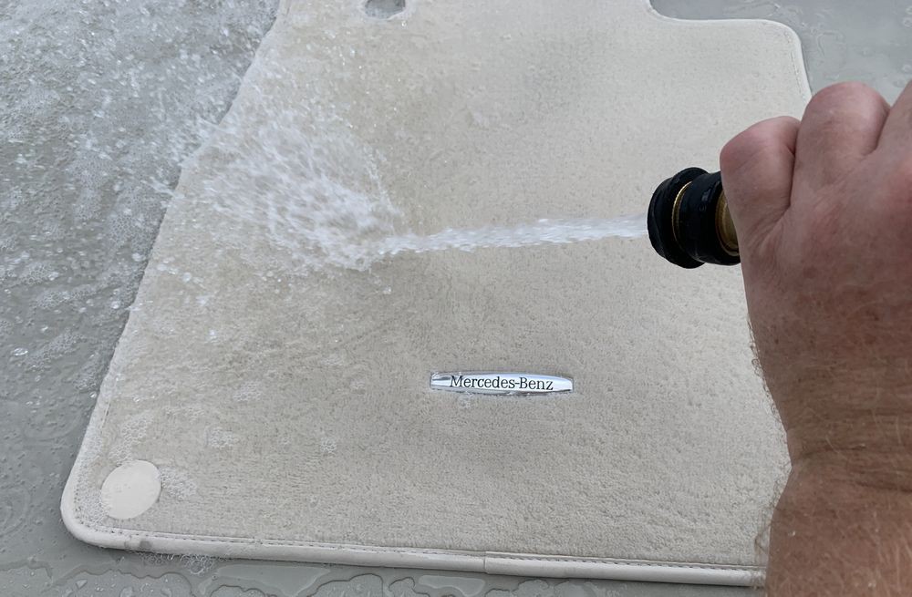 Machine Scrubbing Carpets FLEX PE14 303 Mike Phillips