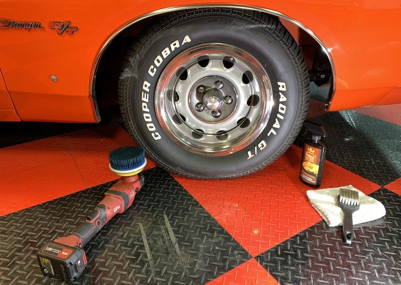 Machine Tire Scrubbing 1971 Charger Mike Phillips