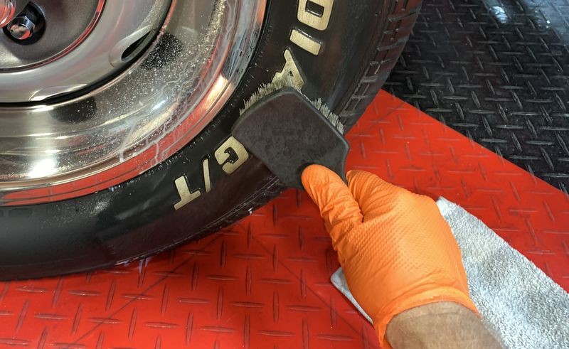 Machine Tire Scrubbing 1971 Charger Mike Phillips