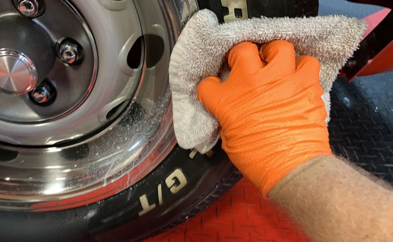 Machine Tire Scrubbing 1971 Charger Mike Phillips