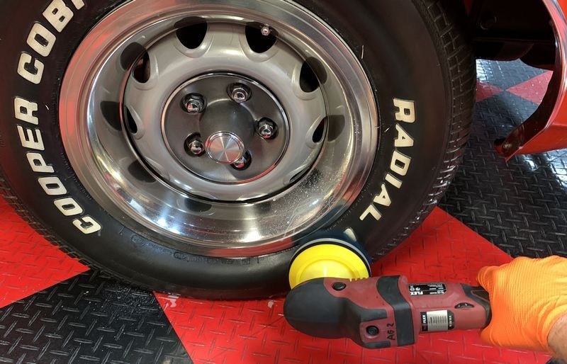 Machine Tire Scrubbing 1971 Charger Mike Phillips