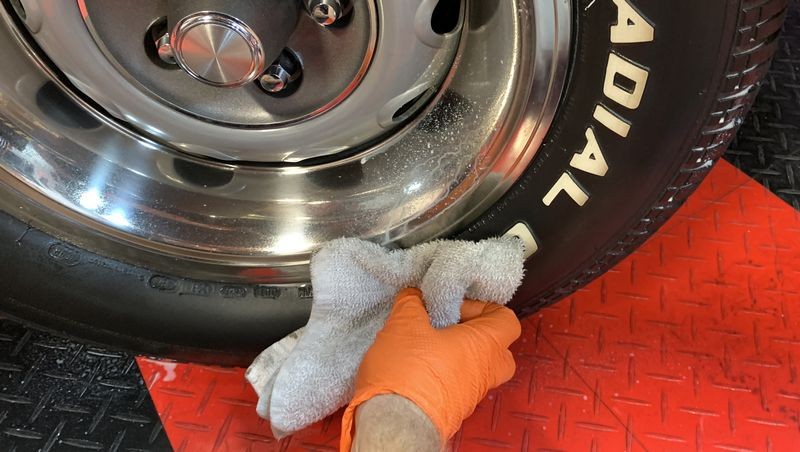 Machine Tire Scrubbing 1971 Charger Mike Phillips