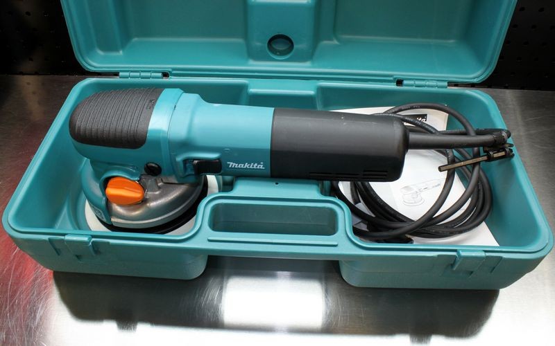 Makita BO6040 Removing Sanding Marks with Mike Phillips
