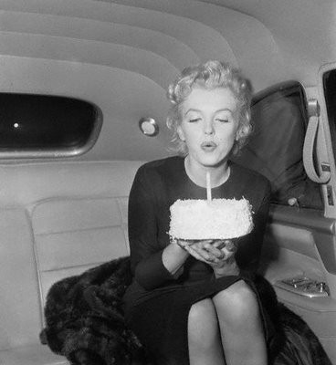 Marylin Monroe Birthday Cake