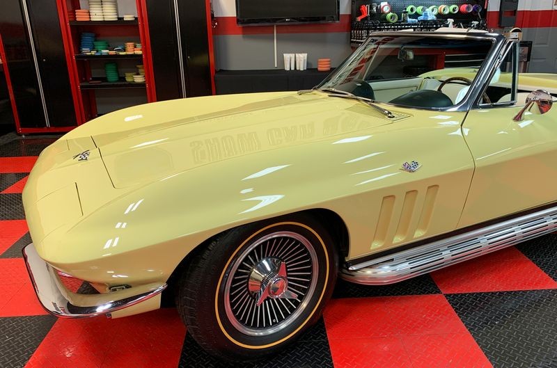 Mellow Yellow 2-door Chevy Dr. Beasleys Z1 Corrected Sealed 1965 Corvette