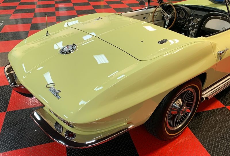 Mellow Yellow 2-door Chevy Dr. Beasleys Z1 Corrected Sealed 1965 Corvette