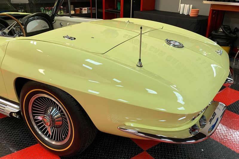 Mellow Yellow 2-door Chevy Dr. Beasleys Z1 Corrected Sealed 1965 Corvette