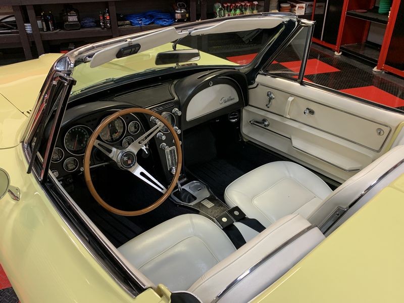 Mellow Yellow 2-door Chevy Dr. Beasleys Z1 Corrected Sealed 1965 Corvette