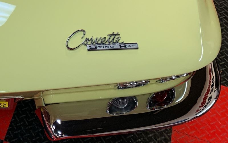 Mellow Yellow 2-door Chevy Dr. Beasleys Z1 Corrected Sealed 1965 Corvette
