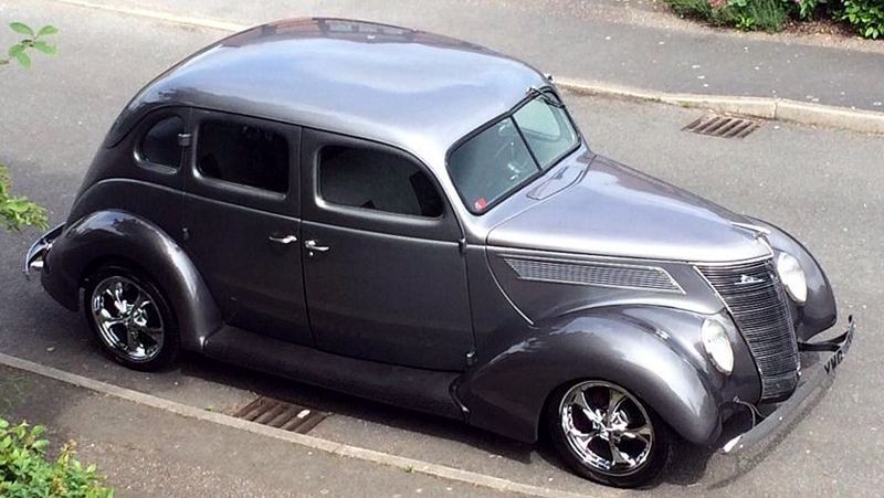 Mike Phillips teaching detailing classes in London at Waxstock