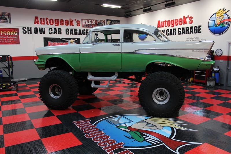 Monster 4x4 1957 Chevy Bel Air