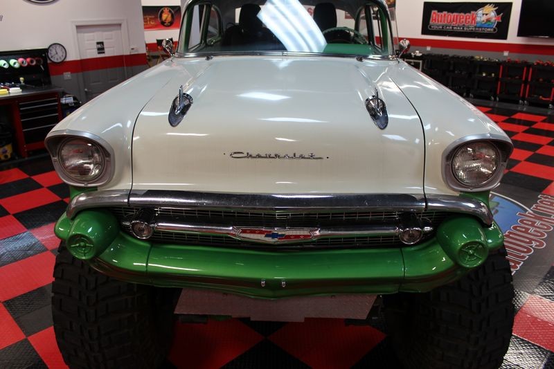 Monster 4x4 1957 Chevy Bel Air