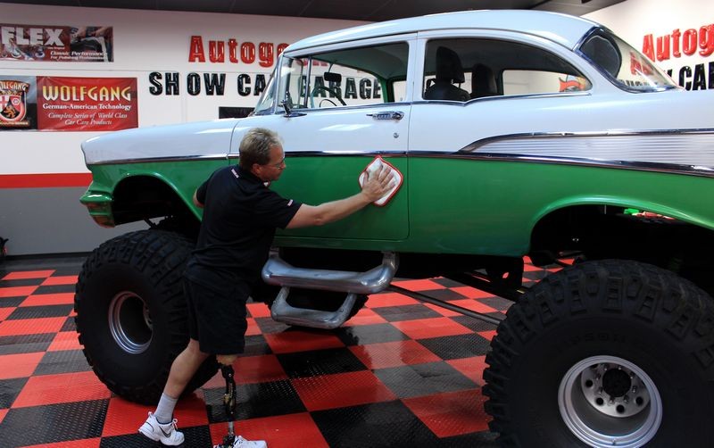 Monster 4x4 1957 Chevy Bel Air
