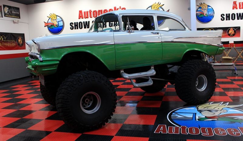Monster 4x4 1957 Chevy Bel Air