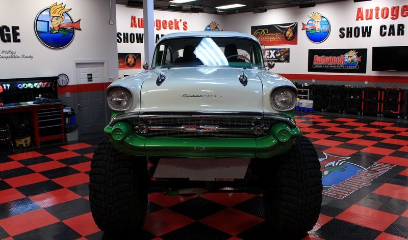 Monster 4x4 1957 Chevy Bel Air