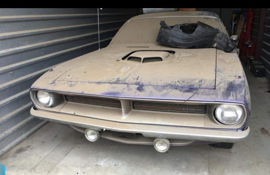 MOPAR Barn Find 1970 Plymouth Cuda 440-6 Mike Phillips Autogeek