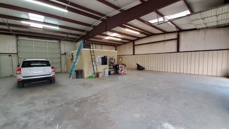 New_Shop_Lots_of_Space