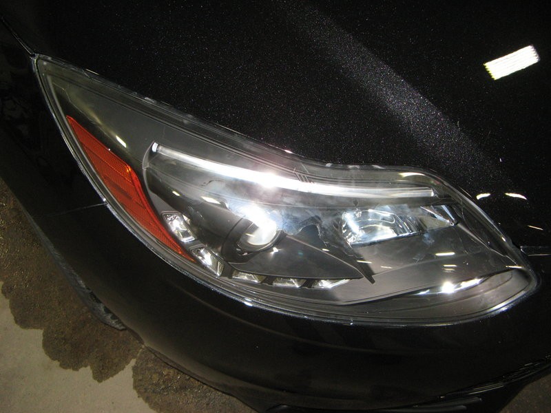 Pealing headlights right