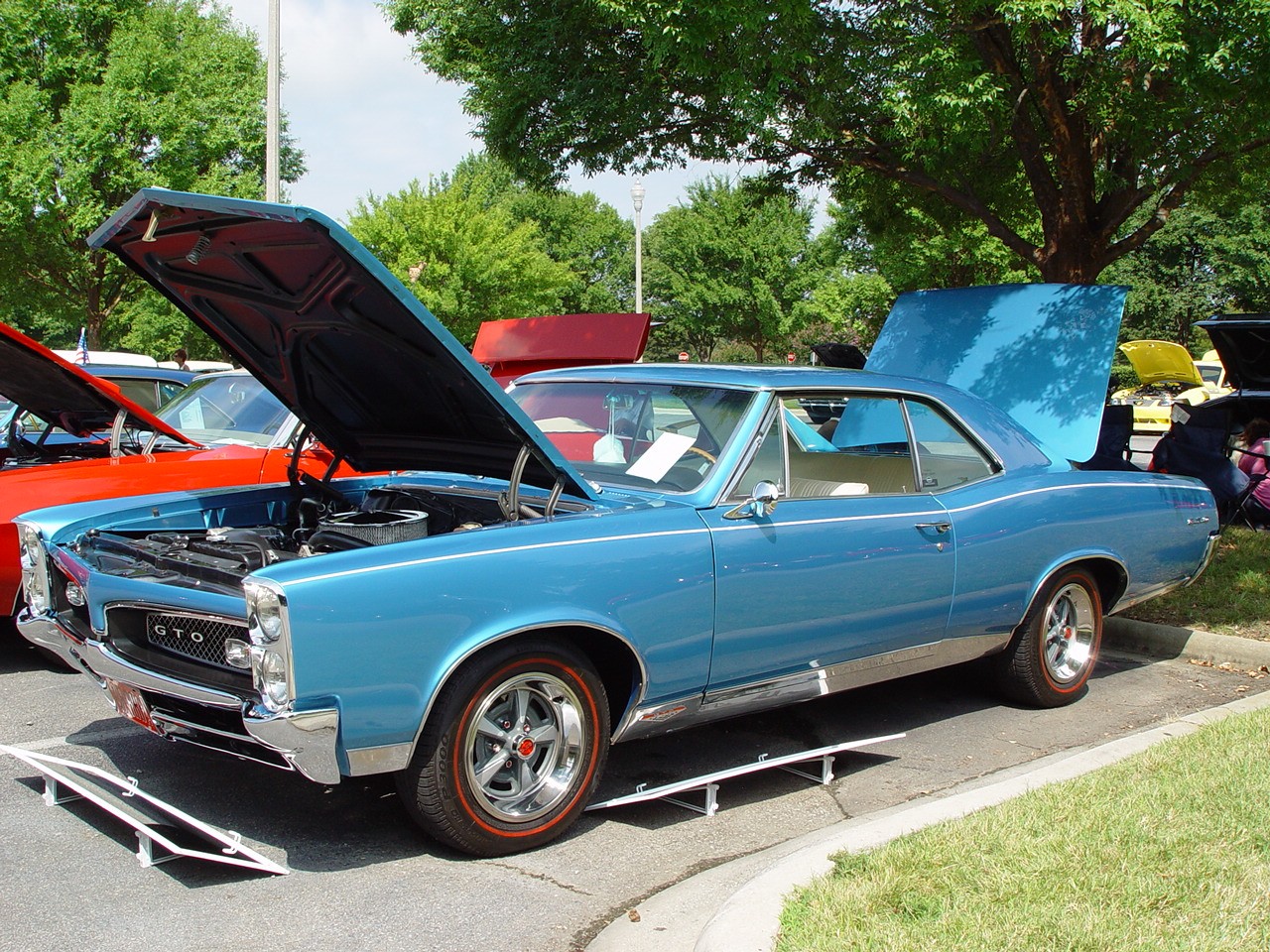 Pontiac Club Cars