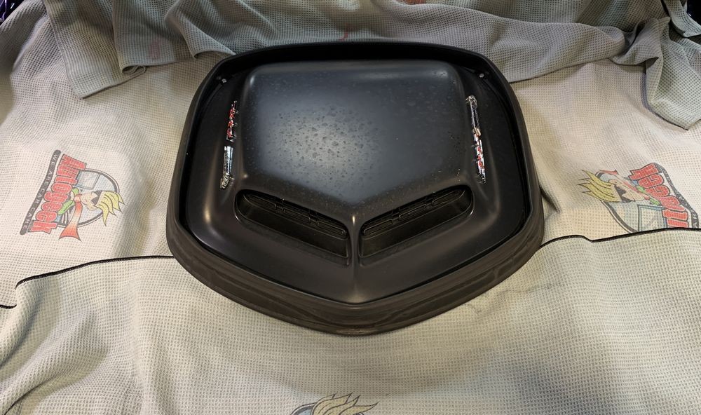 Remove water spots Matte Shaker Hood Scoop 2016 Challenger Scatpack 392 Hem