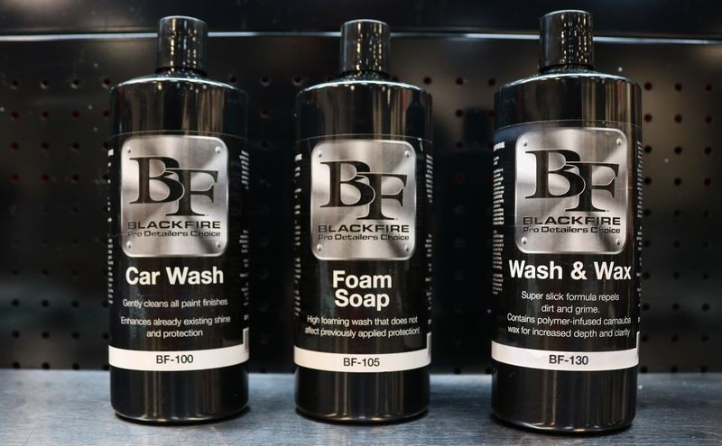 Review BLACKFIRE Wash and Wax by Mike Phillips