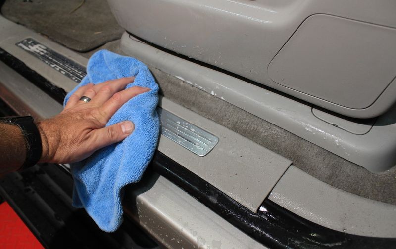Review Griots Garage Air Pulse Cleaning Gun Mike Phillips