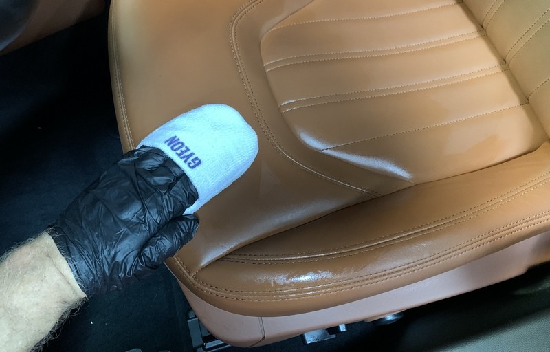 Review GYEON Mild LeatherSet Mike Phillips