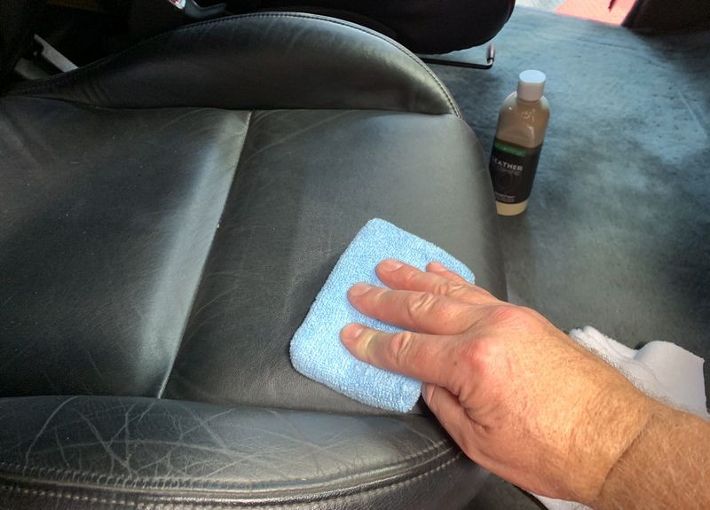 Review IGL Coatings Leather ECOSHINE