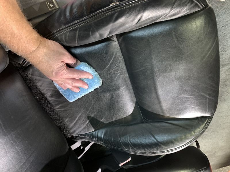 Review IGL Coatings Leather ECOSHINE