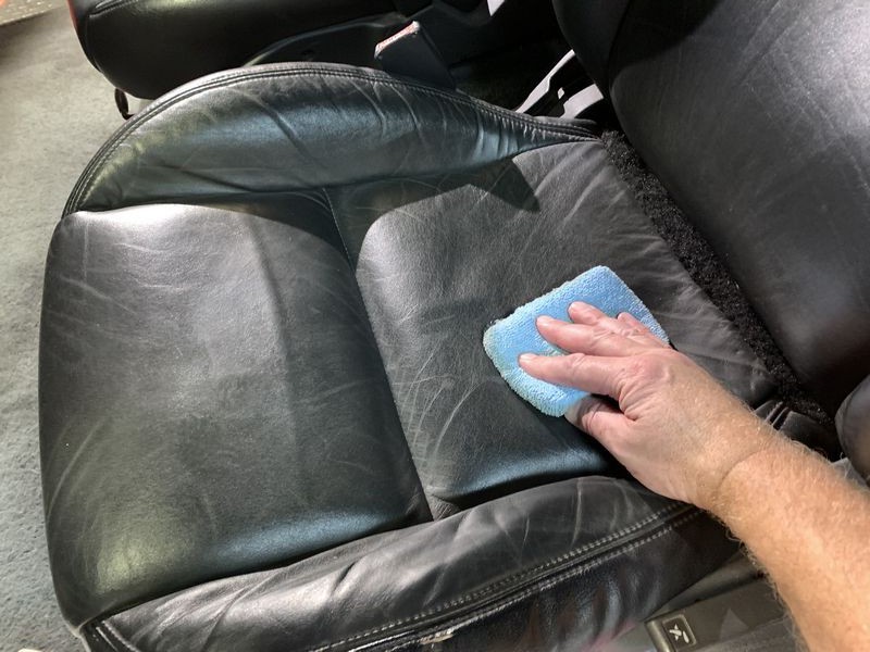 Review IGL Coatings Leather ECOSHINE