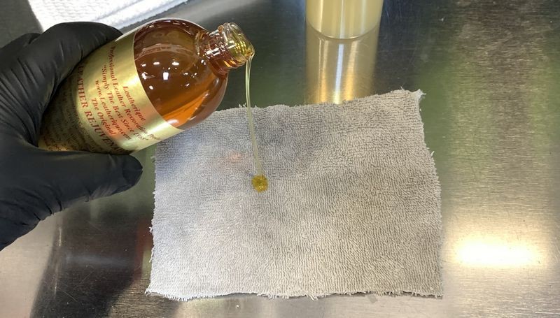 Review Letherique Leather Rejuvenator and Printine Clean