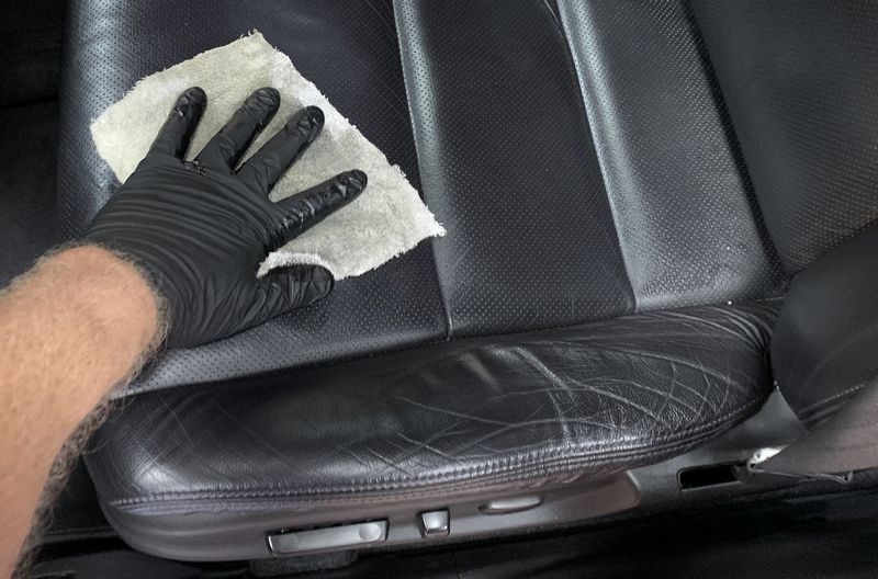 Review Letherique Leather Rejuvenator and Printine Clean