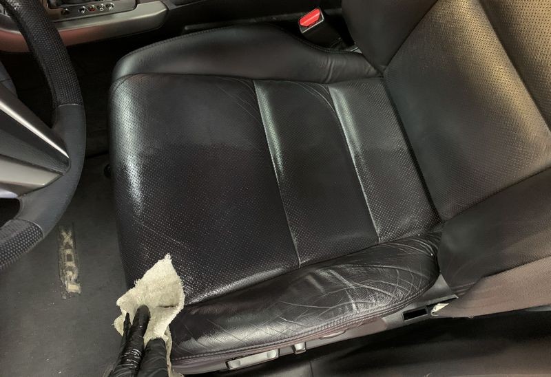 Review Letherique Leather Rejuvenator and Printine Clean