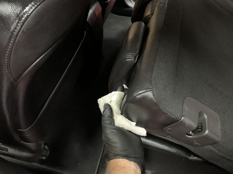 Review Letherique Leather Rejuvenator and Pristine Clean