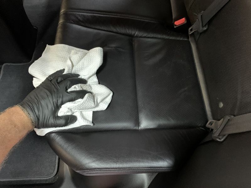 Review Letherique Leather Rejuvenator and Pristine Clean