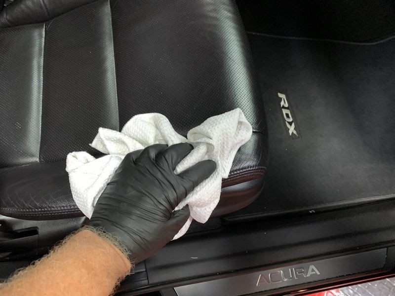 Review Letherique Leather Rejuvenator and Pristine Clean
