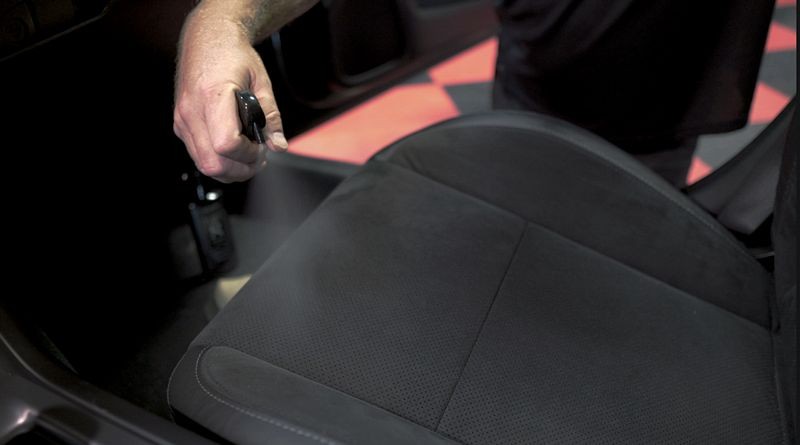 Review Pinnacle Black Label Alcantara Cleaner and Protectant