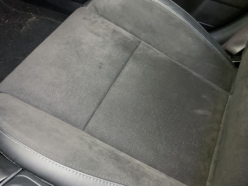 Review Pinnacle Black Label Alcantara Cleaner and Protectant