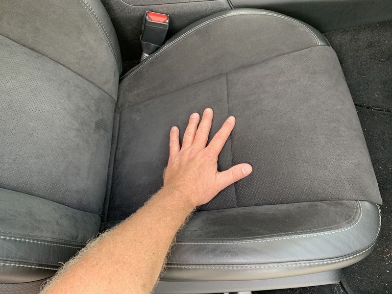 Review Pinnacle Black Label Alcantara Cleaner and Protectant