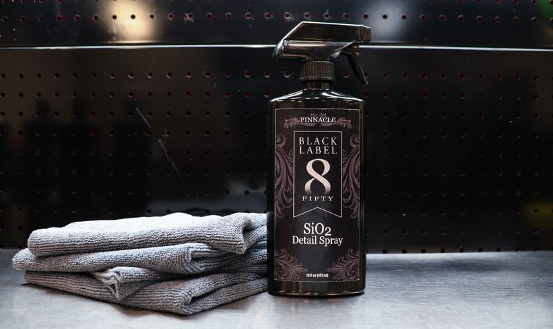 Review Pinnacle Black Label SiO2 Spray Detailer