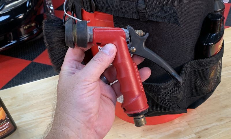 Review Speed Master Bucket Buddy