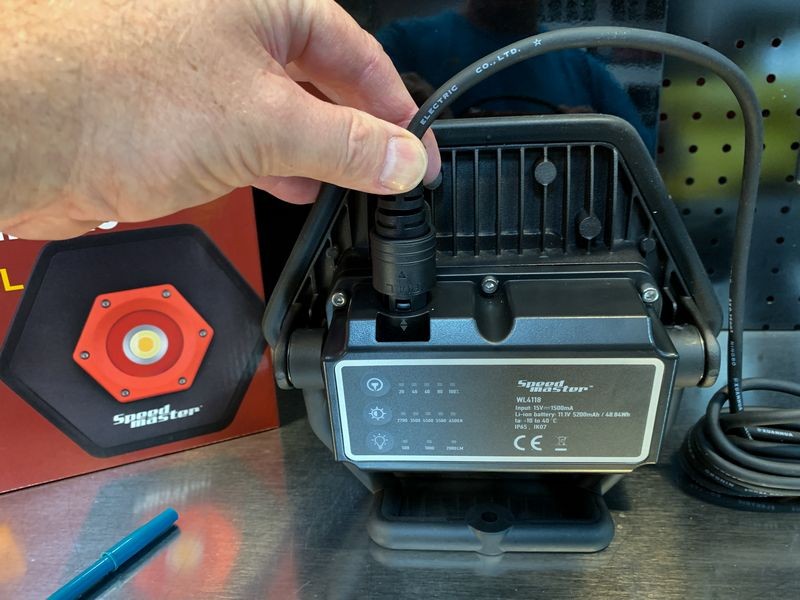 Review SpeedMaster Swirl Finder Detailing Lights